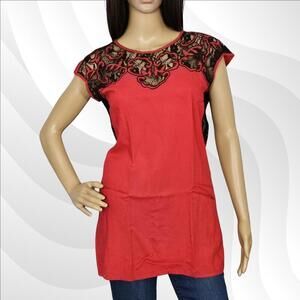 2/$20 Angie Red Sleeveless Blouse Size M | Flowy & Stylish Everyday Top